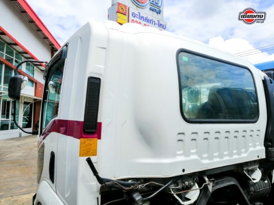 หัวเก๋ง  ISUZU FVM240 พร้อมเครื่องยนต์ 4HK1 210 PS สีขาว