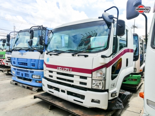 หัวเก๋ง  ISUZU FVM240 พร้อมเครื่องยนต์ 4HK1 210 PS สีขาว