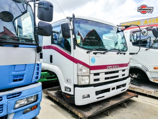 หัวเก๋ง  ISUZU FVM240 พร้อมเครื่องยนต์ 4HK1 210 PS สีขาว