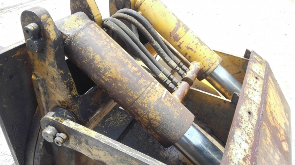 ปากคีบแคล้มหนีบกลมญี่ปุ่น CASCADE PEPER ROLL CLAMP ขนาด 2500 kg สภาพสวยพร้อมใช้