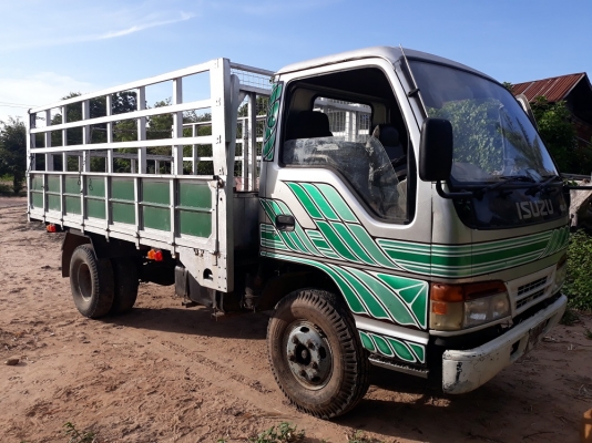ขายอีแต๋น ISUZU  6 ล้อ 110 แรง เครื่องดี ไม่มีไอ เกียรดีหัวเก่งดี ไม่มีทะเบียน