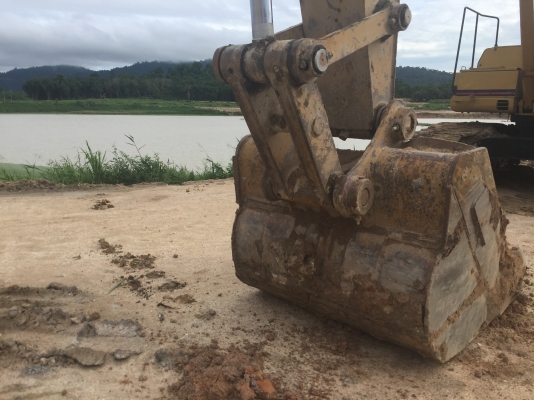 Cat 325B สวยๆ ใบอินวอย Cat 325B สวยๆ ใบอินวอย