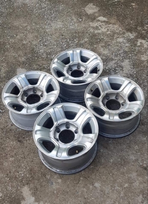 ขายล้อขอบ 15" กว้าง 7.5" ออฟลบ 5 ถูกๆ