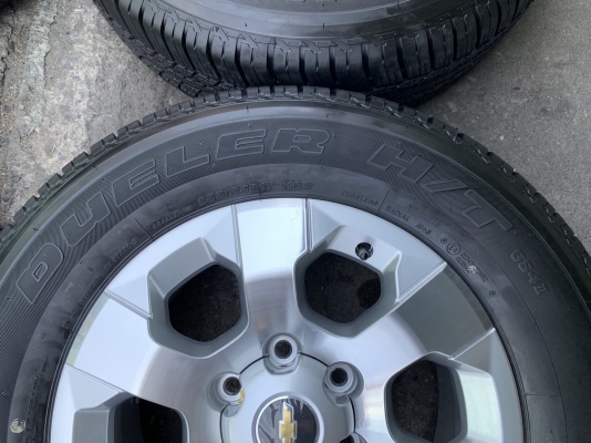 ล้อแม็กป้ายแดง Chevrolet Colorado ขอบ 17 พร้อมยางใหม่ป้ายแดง 255-65-17 Bridgestone ปี 19 สวยกริ๊บๆ