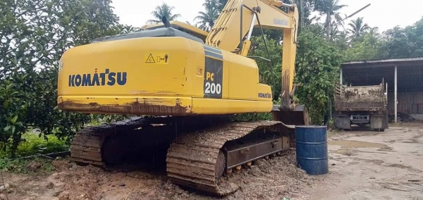 ขายรถขุดPC200-7..ปี2012/รถสวยไม่เคยลงน้ำเค็ม ขายรถขุดPC200-7..ปี2012/รถสวยไม่เคยลงน้ำเค็ม