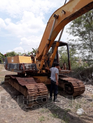 ขายด่วน Komatsu 200รุ่น3 เครื่องดี ช่วงล่างตามสภาพ สายไฮโดริครั่ว ขายตามสภาพเพียง 220000 บาท