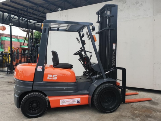 ขายรถโฟล์คลิฟท์ TOYOTA 6FD25 นำเข้าจากญี่ปุ่น 100\% ขายรถโฟล์คลิฟท์ TOYOTA 6FD25 นำเข้าจากญี่ปุ่น 100\%