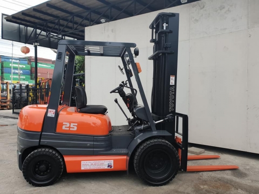 ขายรถโฟล์คลิฟท์ TOYOTA 6FD25 นำเข้าจากญี่ปุ่น 100\% ขายรถโฟล์คลิฟท์ TOYOTA 6FD25 นำเข้าจากญี่ปุ่น 100\%