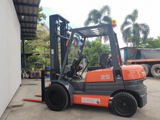 ขายรถโฟล์คลิฟท์ TOYOTA 6FD25 นำเข้าจากญี่ปุ่น 100\% ขายรถโฟล์คลิฟท์ TOYOTA 6FD25 นำเข้าจากญี่ปุ่น 100\%
