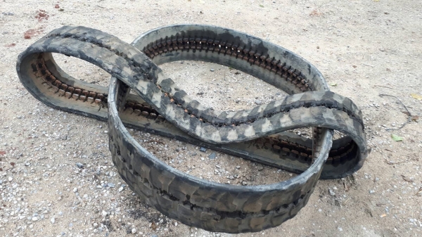 ขาย แทรคยาง สำหรับรถขุด แบคโฮ เบอร์ 300 X 52.5 X 88 ข้อ สภาพยางสมบูรณ์ 1 เส้น อีก 1 เส้น ข้อหลุด 2 ข้อ คู่ละ 19,000 บาท ขาย แทรคยาง สำหรับรถขุด แบคโฮ เบอร์ 300 X 52.5 X 88 ข้อ สภาพยางสมบูรณ์ 1 เส้น อีก 1 เส้น ข้อหลุด 2 ข้อ คู่ละ 19,000 บาท