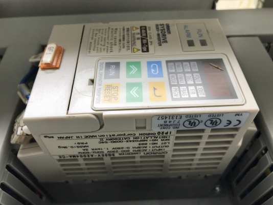 ขายตู้คอนโทรลไฟฟ้า made in Italy พร้อมอุปกรณ์ตามรูปครับ มี Inverter Omron , เบรกเกอร์ และแมคเนตริก Siemens สภาพสวยใหม่มาก พร้อมใช้งาน ราคา 4,200 บาท