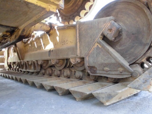 D6N รถดันดินนำเข้าจากญี่ปุ่น D6N รถดันดินนำเข้าจากญี่ปุ่น