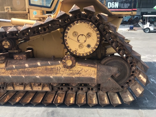 D6N รถดันดินนำเข้าจากญี่ปุ่น D6N รถดันดินนำเข้าจากญี่ปุ่น