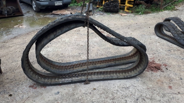 ขาย แทรคยาง สำหรับรถขุด แบคโฮ เบอร์ 250 X 52.5 X 88 ข้อ ราคาคู่ละ 32,000 บาท