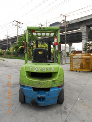 ขายรถฟอร์คลิฟต์มือสองถูกๆจ้า TOYOTA 8FD25 ดีเซล 2.5ตัน เสา3เมตรเข้าตู้ เครื่องยนต์1DZ-III