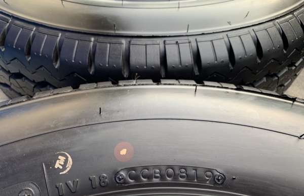 ยางป้ายแดง 215-70-15 Bridgestone ปี 19 ตุ่มอลัง เส้นสีชัด