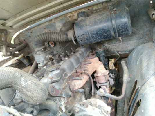 รถสิบล้อ ISUZU 6BG1 165 แรงม้า ปกติใช้บรรทุกรถเกี่ยวข้าว