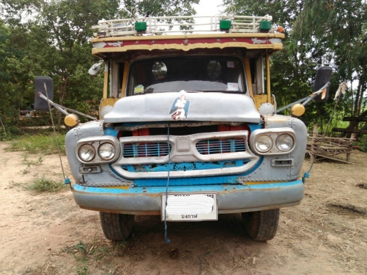 รถสิบล้อ ISUZU 6BG1 165 แรงม้า ปกติใช้บรรทุกรถเกี่ยวข้าว