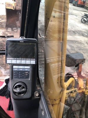 ขายรถแบคโค KOMATSU PC200-8 ปี.2007 เอกสารใบแจ้งจำหน่าย ราคา.1,180,000 ใช้งานไปแล้ว 14,000 กว่าๆชัวโมง รถทำงานปกติ แอร์เย็น สนใจดูรถได้ที่ 081-3531946 ต่อ.บางนา รถใช้งานที่ กทม