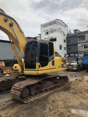 ขายรถแบคโค KOMATSU PC200-8 ปี.2007 เอกสารใบแจ้งจำหน่าย ราคา.1,180,000 ใช้งานไปแล้ว 14,000 กว่าๆชัวโมง รถทำงานปกติ แอร์เย็น สนใจดูรถได้ที่ 081-3531946 ต่อ.บางนา รถใช้งานที่ กทม