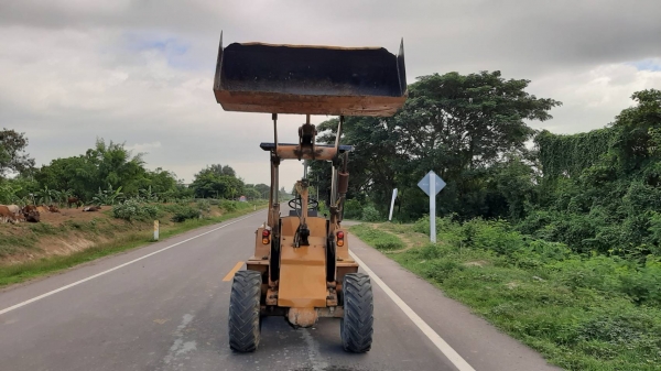ขายด่วนๆ รถตัก KOMAT`SU WA30 เครืองดี ปั้มดี ยางดี สภาพดีเดิมๆพร้อมใช้งาน  ขาย 210,000บ.รถเดิมๆ ติดต่อ 089-5367218. 081-4252943
