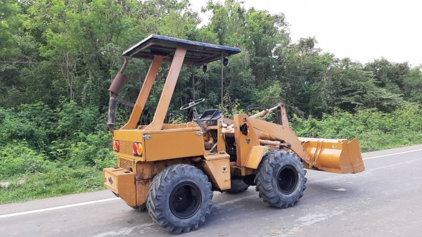ขายด่วนๆ รถตัก KOMAT`SU WA30 เครืองดี ปั้มดี ยางดี สภาพดีเดิมๆพร้อมใช้งาน  ขาย 210,000บ.รถเดิมๆ ติดต่อ 089-5367218. 081-4252943