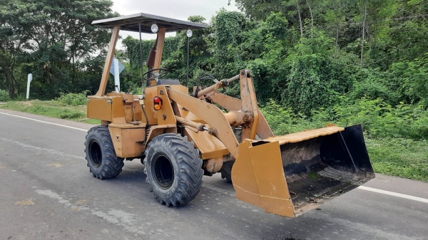 ขายด่วนๆ รถตัก KOMAT`SU WA30 เครืองดี ปั้มดี ยางดี สภาพดีเดิมๆพร้อมใช้งาน  ขาย 210,000บ.รถเดิมๆ ติดต่อ 089-5367218. 081-4252943