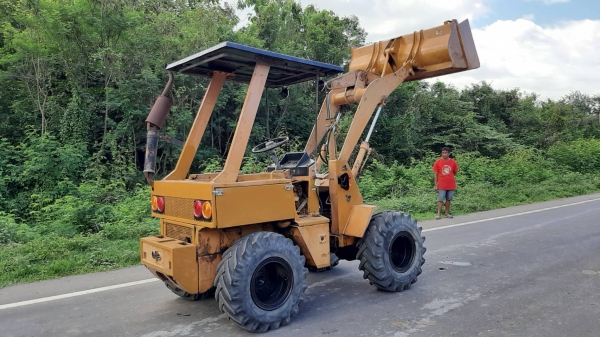ขายด่วนๆ รถตัก KOMAT`SU WA30 เครืองดี ปั้มดี ยางดี สภาพดีเดิมๆพร้อมใช้งาน  ขาย 210,000บ.รถเดิมๆ ติดต่อ 089-5367218. 081-4252943