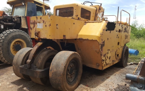 ขาย รถบด WATANABE 7 ล้อ มีเล่มทะเบียน รถพร้อมใช้งาน ราคาต่อรองได้ครับ