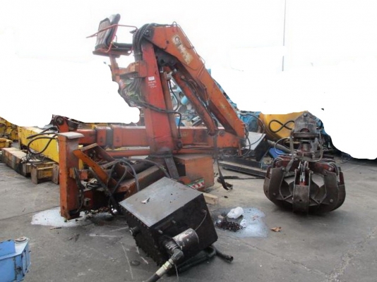 ขายเครนเฮียบพับ 4.75 ตัน+บุ้งกี้ นำเข้า 195000 บาท โทร084-5424150 line id : rapinzat