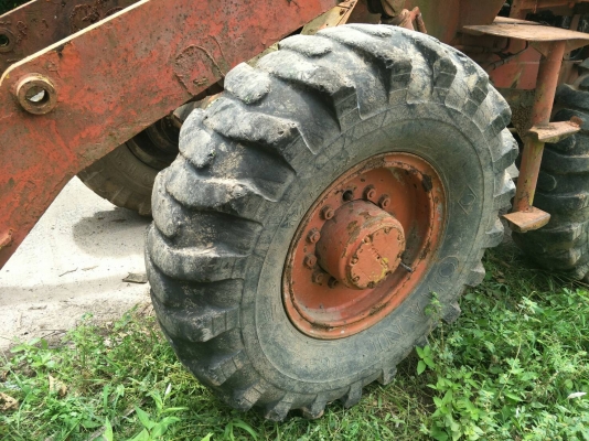 ปรับลดราคาเหลือ 180,000 ขายรถตักล้อยาง KOMATSU JH63 ราคา 220000