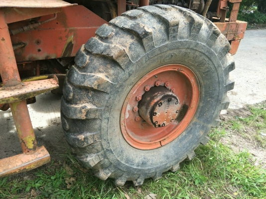 ปรับลดราคาเหลือ 180,000 ขายรถตักล้อยาง KOMATSU JH63 ราคา 220000
