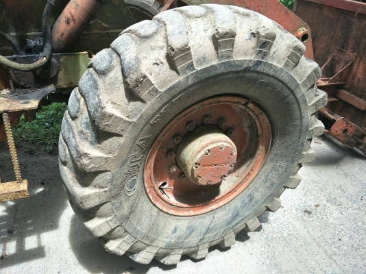 ปรับลดราคาเหลือ 180,000 ขายรถตักล้อยาง KOMATSU JH63 ราคา 220000