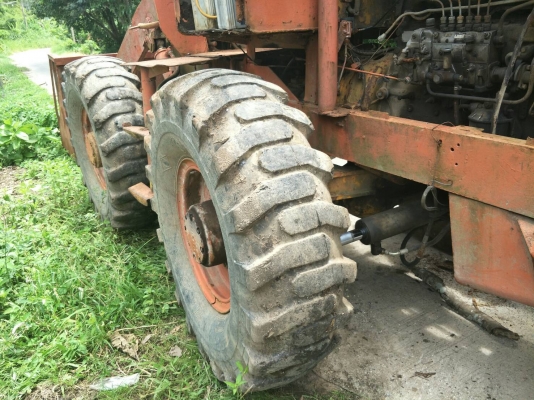 ปรับลดราคาเหลือ 180,000 ขายรถตักล้อยาง KOMATSU JH63 ราคา 220000