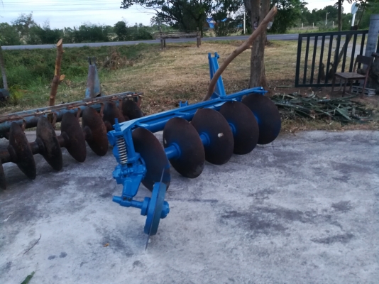 ขายผานห้ารถไถฟอร์ดสภาพสวย