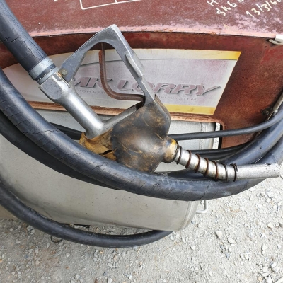 ถังน้ำมันพร้อมหัวจ่ายเก่าญี่ปุ่น 500 ลิตร ถังน้ำมันพร้อมหัวจ่ายเก่าญี่ปุ่น 500 ลิตร