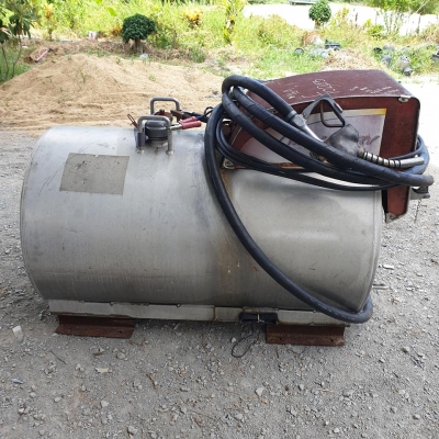 ถังน้ำมันพร้อมหัวจ่ายเก่าญี่ปุ่น 500 ลิตร ถังน้ำมันพร้อมหัวจ่ายเก่าญี่ปุ่น 500 ลิตร