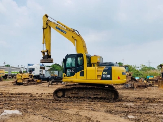 ขายด่วน!! Komatsu PC200-8 (มีหัวดูดแม่เหล็ก)