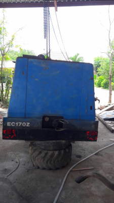 ขายเครื่องลม komutsu ec170 z 370cfm 7-8บาร์  0986599893