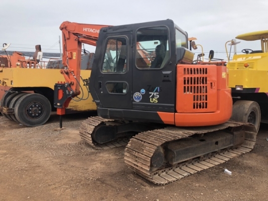 ขายรถขุด HITACHI ZX75US-3 ปี 2010 หัวกระแทก นำเข้าเองจากญี่ปุ่น สภาพพร้อมใช้