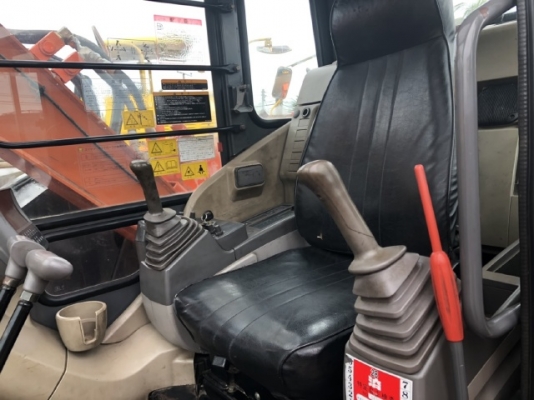 ขายรถขุด HITACHI ZX75US-3 ปี 2010 หัวกระแทก นำเข้าเองจากญี่ปุ่น สภาพพร้อมใช้