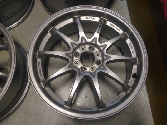 แม็กce28ขอบ17นิ้วใส่ได้4รู100อย่างเดียวไม่แตกไม่เชื่อมขอบหนาๆครบชุด4วง3000งดต่อไม่รับจอง