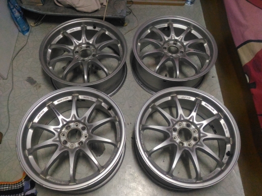 แม็กce28ขอบ17นิ้วใส่ได้4รู100อย่างเดียวไม่แตกไม่เชื่อมขอบหนาๆครบชุด4วง3000งดต่อไม่รับจอง