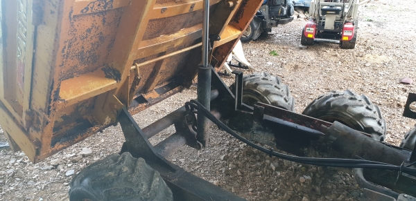 8 ล้อ 20 แรง รถบรรทุกการเกษตรและก่อสร้าง