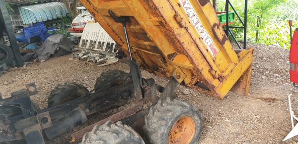 8 ล้อ 20 แรง รถบรรทุกการเกษตรและก่อสร้าง