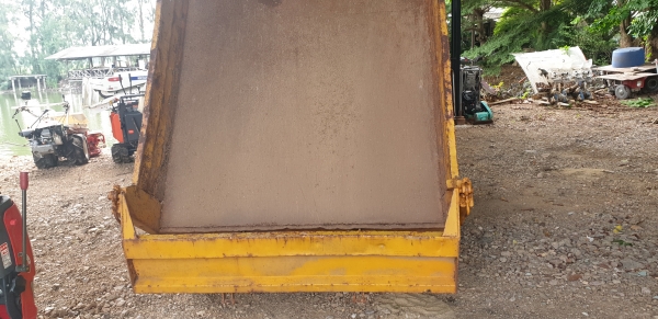 8 ล้อ 20 แรง รถบรรทุกการเกษตรและก่อสร้าง