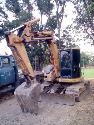 รถแบคโฮยี่ห้อ Cat 308 b  75 แรง เก่านอก มีใบอินวอยช์ พร้อมเทลเลอร์