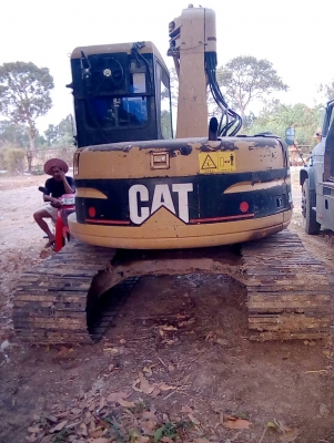 รถแบคโฮยี่ห้อ Cat 308 b  75 แรง เก่านอก มีใบอินวอยช์ พร้อมเทลเลอร์