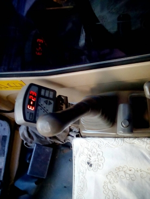 รถแบคโฮยี่ห้อ Cat 308 b  75 แรง เก่านอก มีใบอินวอยช์ พร้อมเทลเลอร์