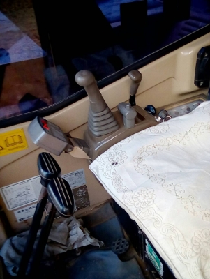 รถแบคโฮยี่ห้อ Cat 308 b  75 แรง เก่านอก มีใบอินวอยช์ พร้อมเทลเลอร์